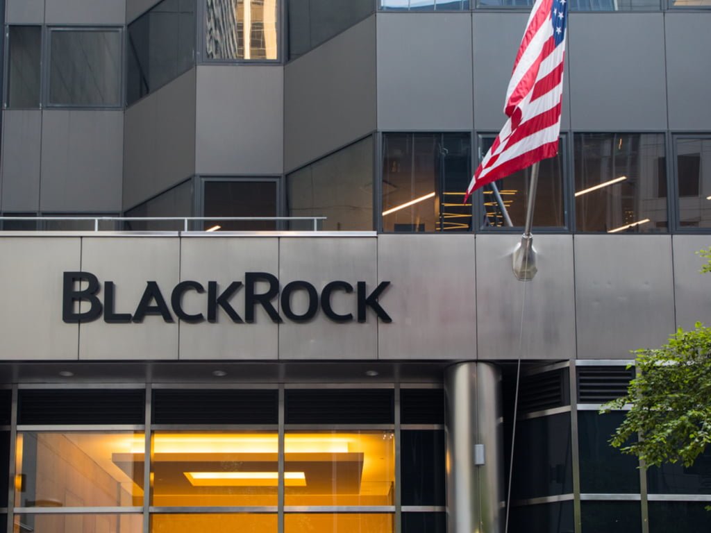 blackrock buying bitcoin