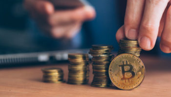 Dev Banka 30.000den Fazla Çalışanının Bitcoin BTC Almasını Yasakladı
