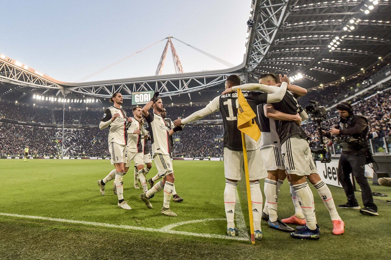 Juventus Koleksiyon Kartlarını Dijitale Taşıyor