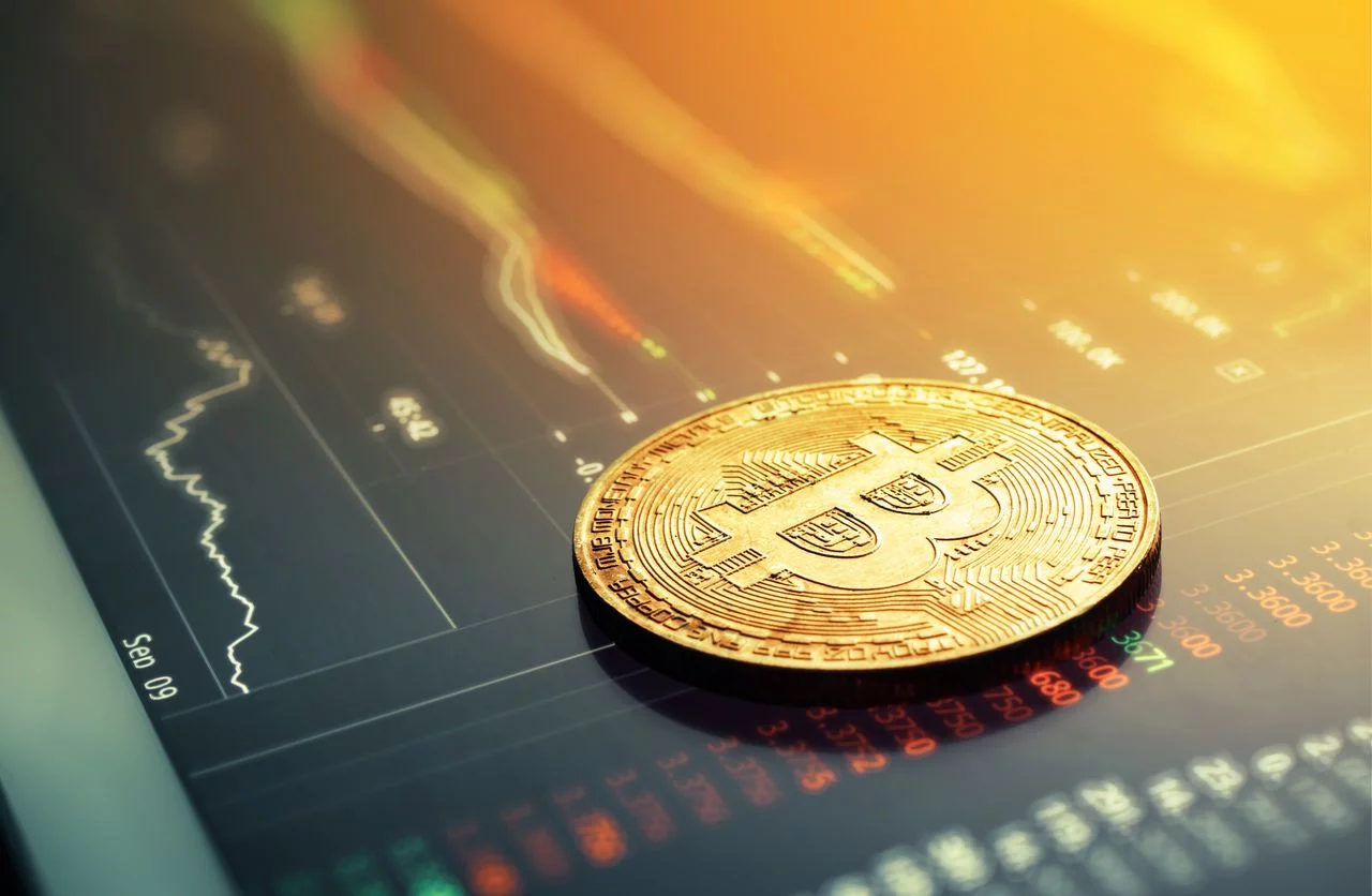 bitcoin 10500 dolar seviyesini kirmaya calisiyor altcoin ler geri cekiliyor