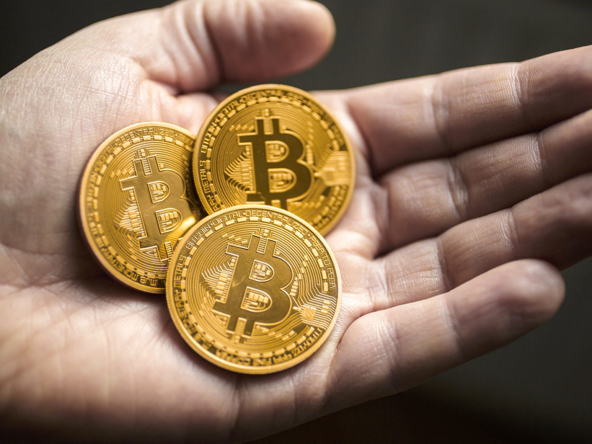 cuzdaninda 1btc ve ustu olan adres sayisinde artis