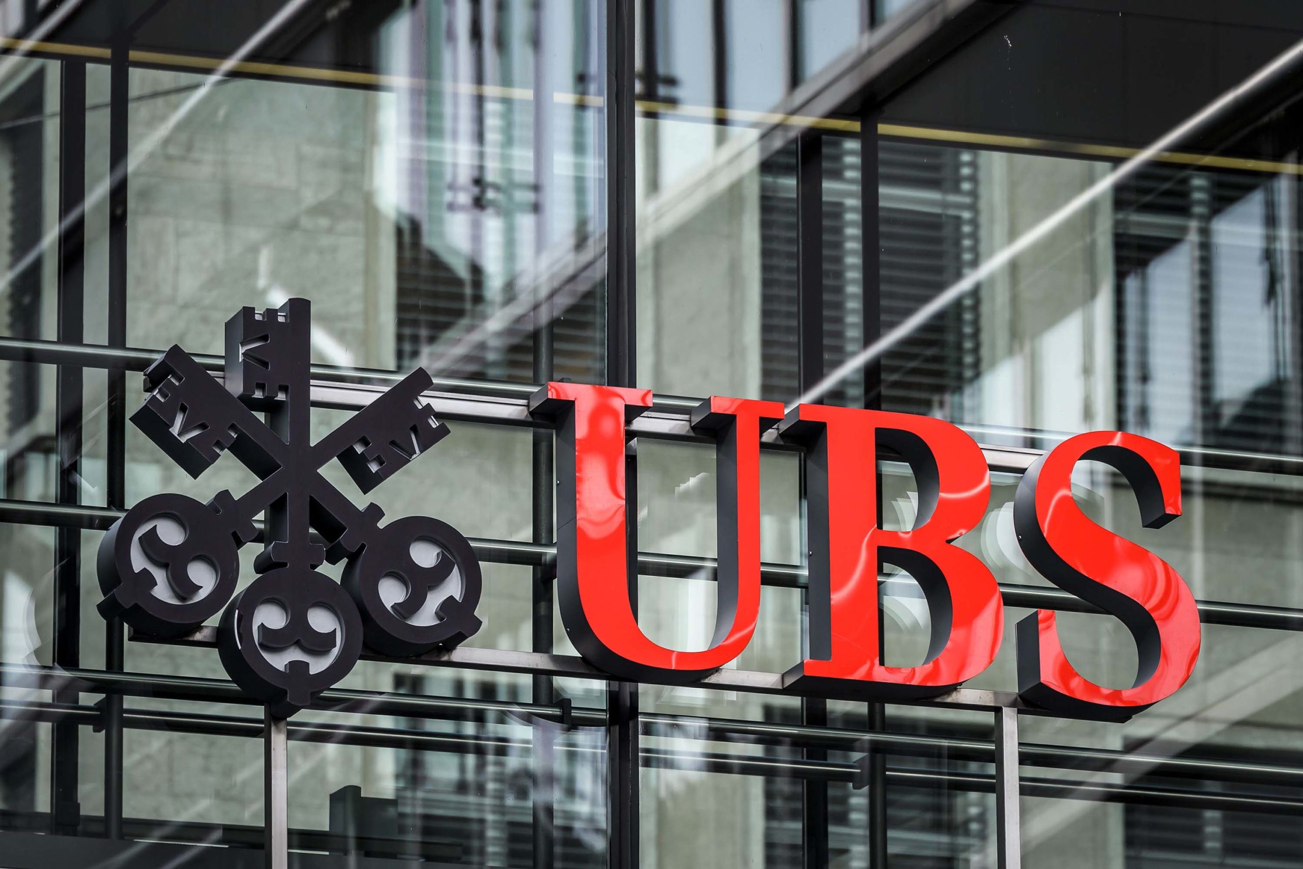 ubs wants to offer cryptocurrency services to its wealthy customers