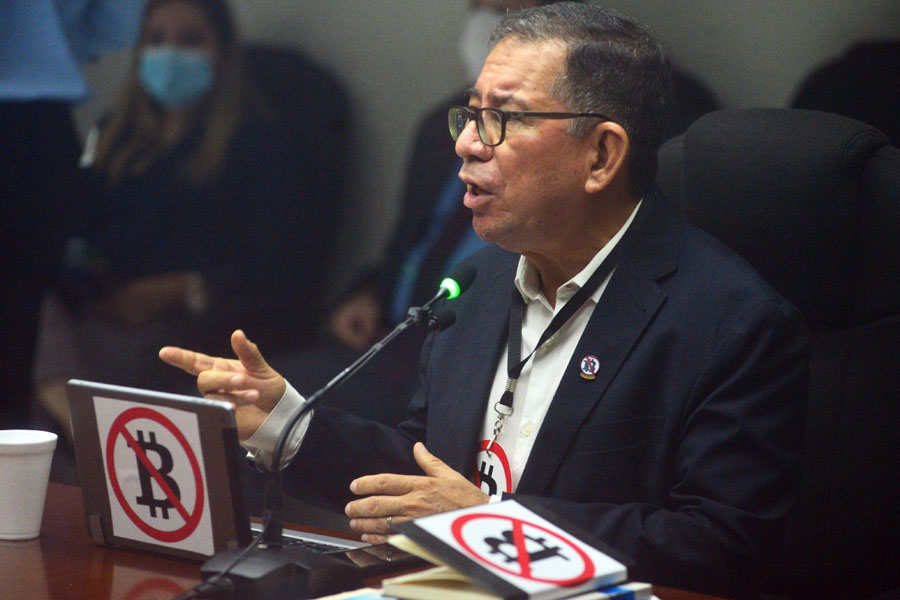 Eugenio chicas comision asamblea304