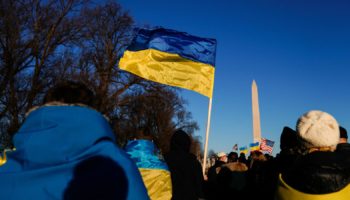 bir cryptopunk ukraynaya bagis olarak gonderildi