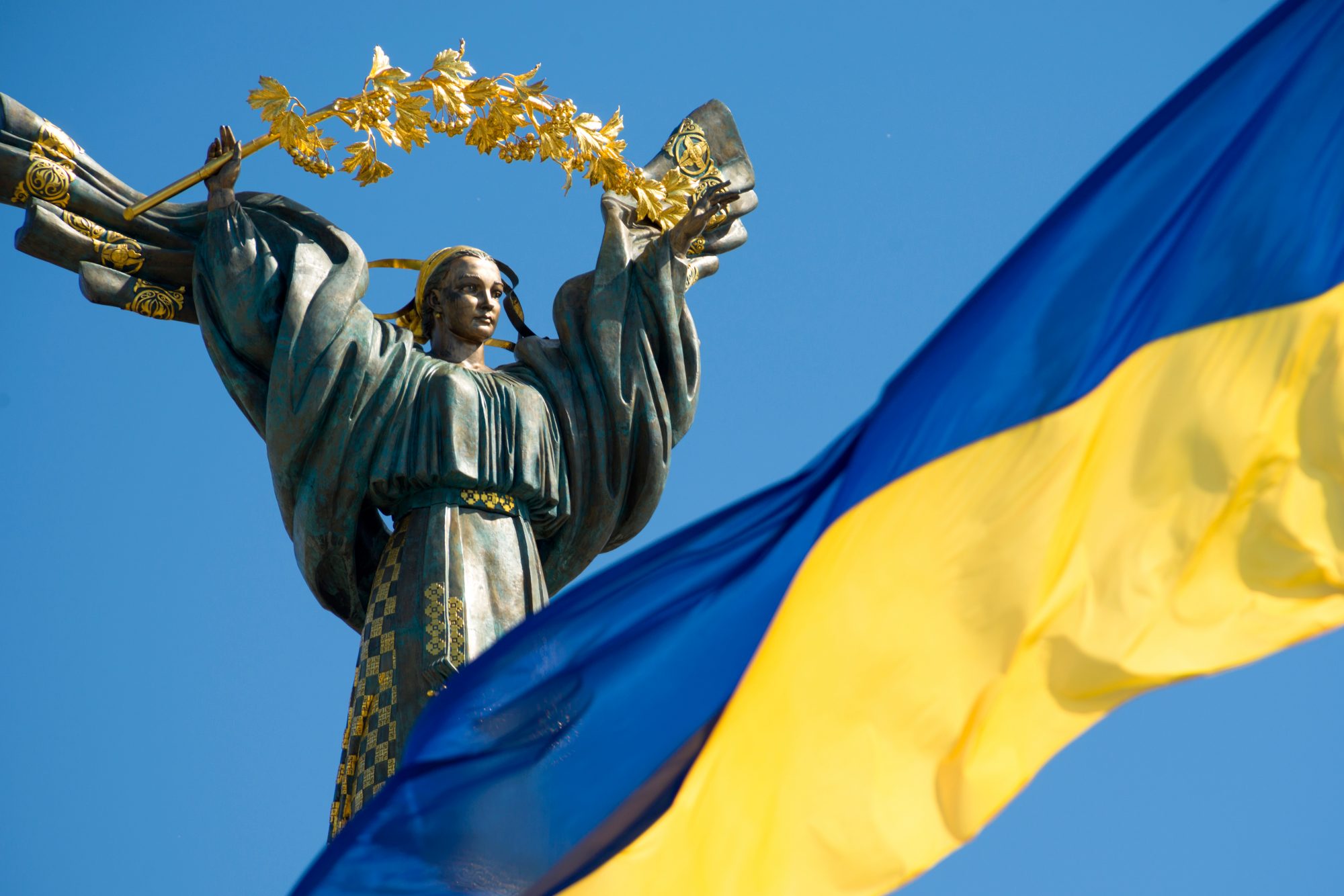 ukraine dao ukrayna bayragi nftsini 6 5 milyon dolara satti
