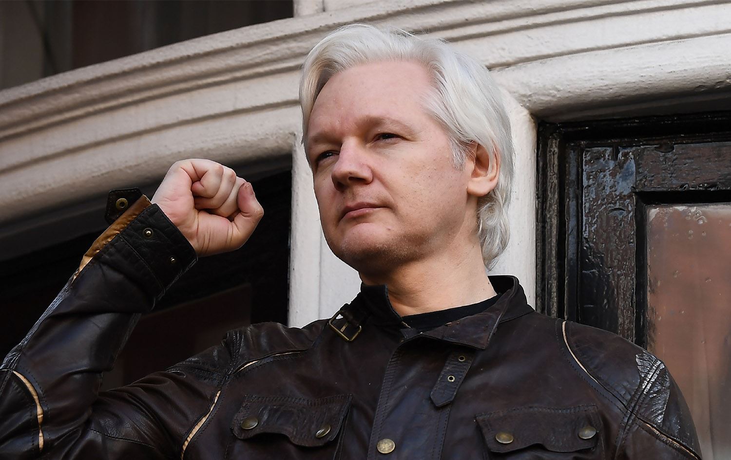 julian assangein kardesi assangedaonun assangein yasal mucadelesine yardimci oldugunu soyledi 6