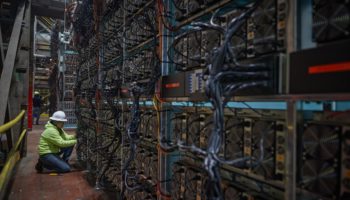 Bitcoin Madencilerinin Geliri 12 Ayin En Dusugu