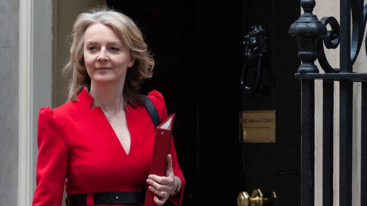Liz Truss Ingilterenin Yeni Basbakani Oldu
