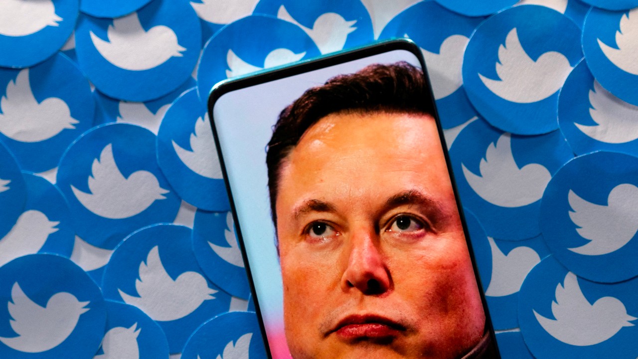 Elon Musk Twitteri Devralirken Hisseler Askiya Aliniyor