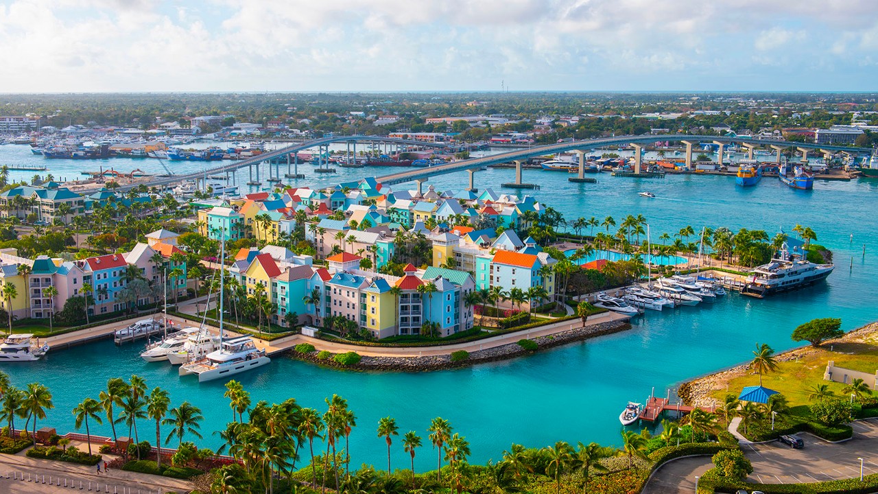 Bahama Duzenleyicisi FTXe Para Cekme Izni Vermedigini Soyledi