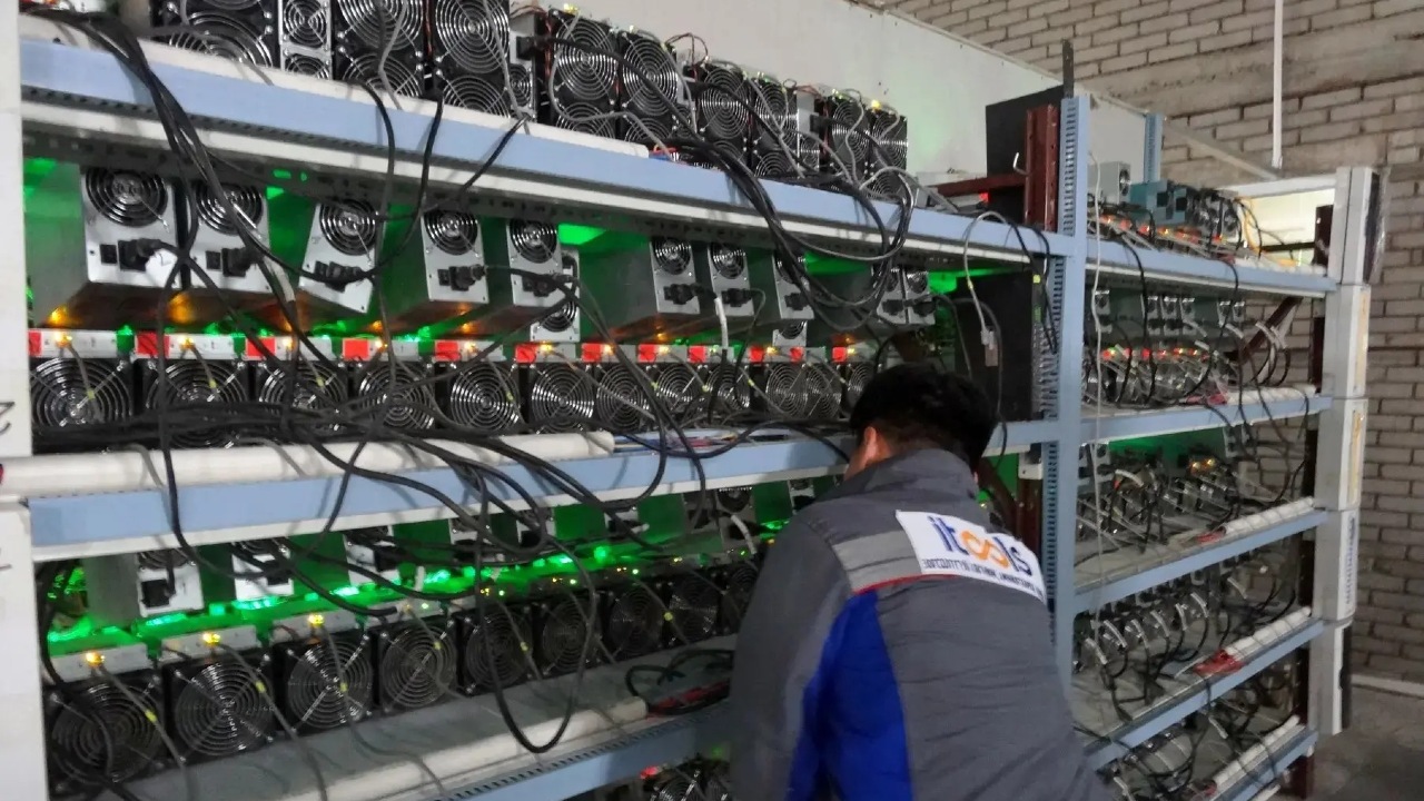 Elektrik Saglayicisi Kripto Madenciligini Hedef Aldi