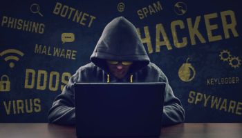 Bir Hacker Alti Yil Sonra Caldigi Varliklari Tasidi