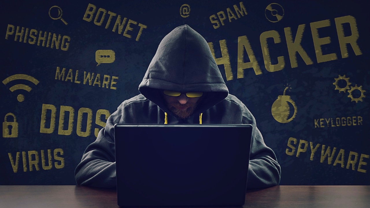 Bir Hacker Alti Yil Sonra Caldigi Varliklari Tasidi