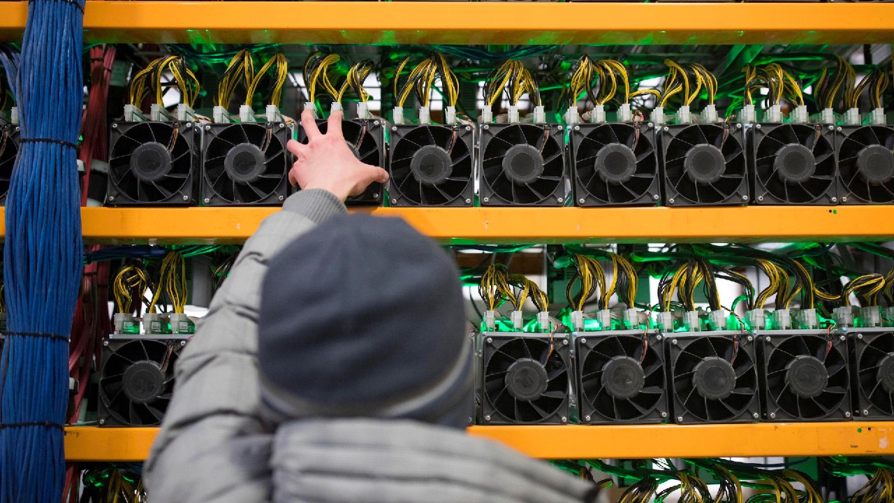Bitcoin Madencilik Sirketi Yeniden Markalasiyor