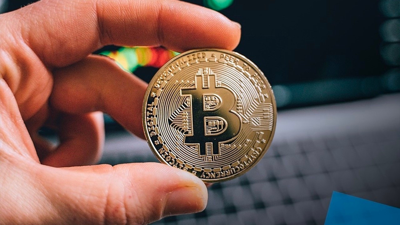 Bloomberg Stratejisti Bitcoin 10 Bin Dolari Ziyaret Edebilir